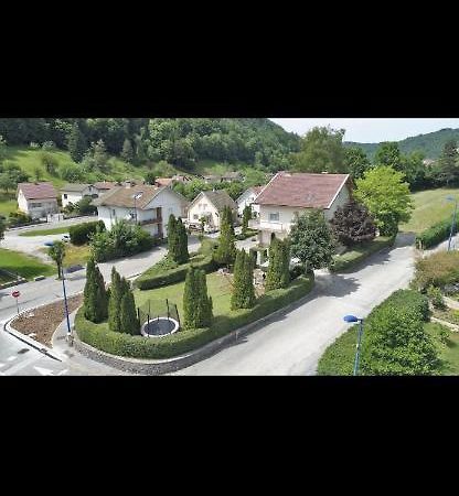 Logement Au Calme Dans Une Maison. Moirans-en-Montagne Exterior photo