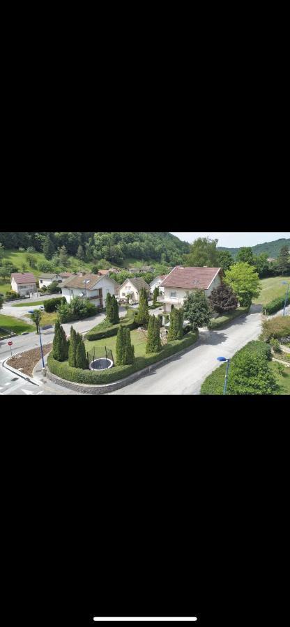 Logement Au Calme Dans Une Maison. Moirans-en-Montagne Exterior photo